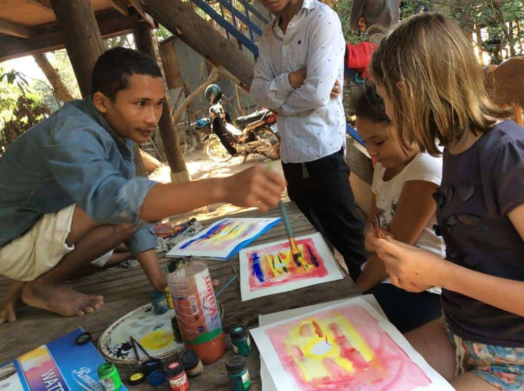 Cours d'aquarelles avec un peintre khmer